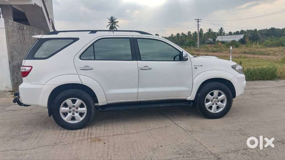 Toyota Fortuner 3.0 4x4 Manual, 2011, Diesel