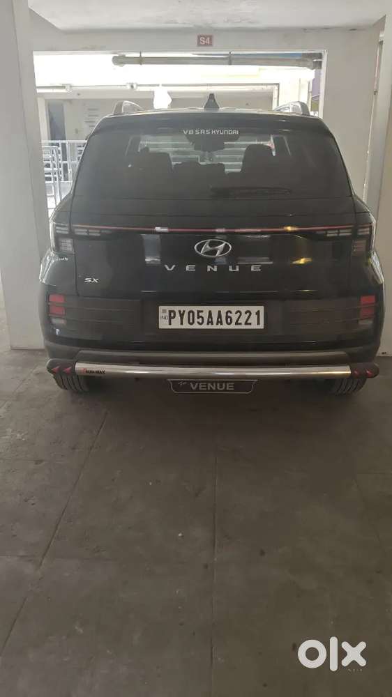 Hyundai Venue 2025 Diesel 25000 Km Driven