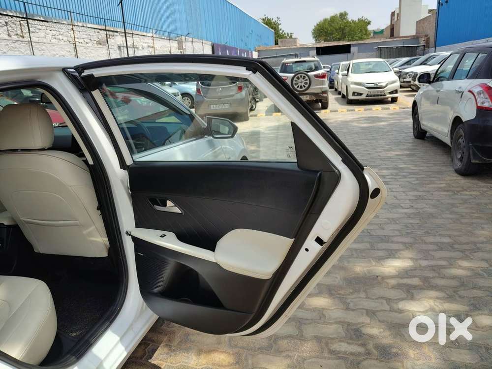 Hyundai Verna 1.5 Sx (o) Vtvt Ivt, 2023, Petrol