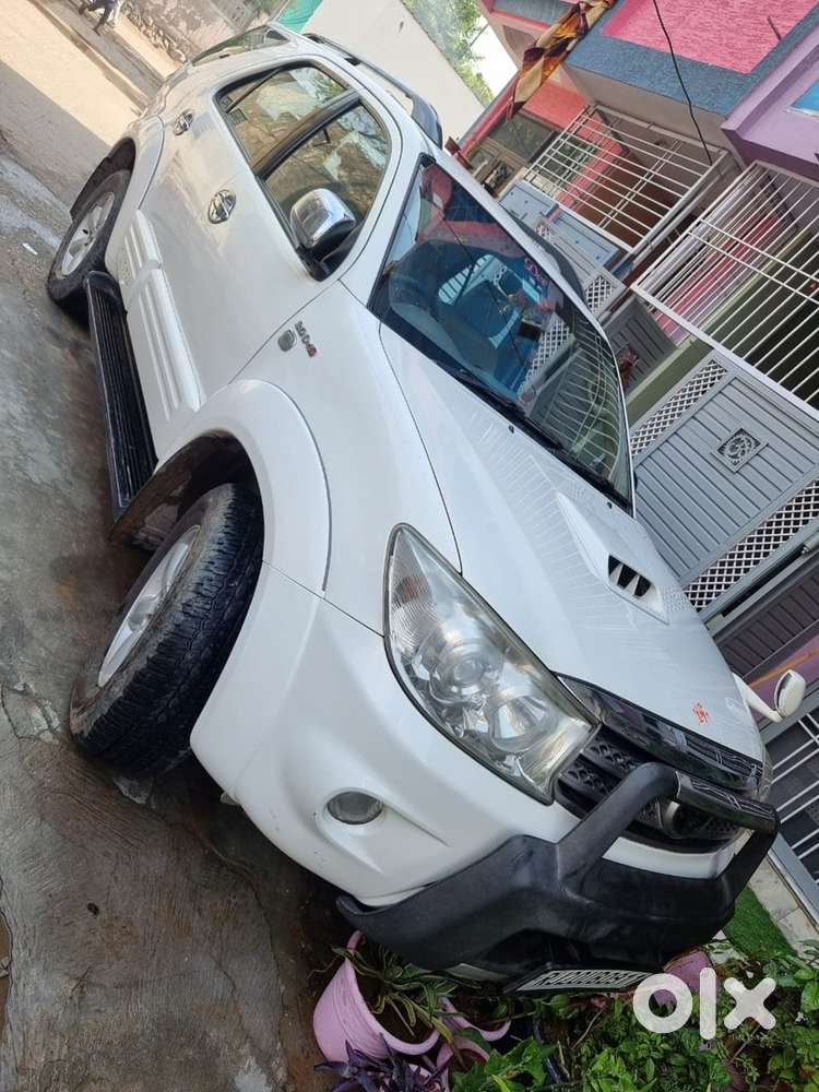 2011 Toyota Fortuner Manual