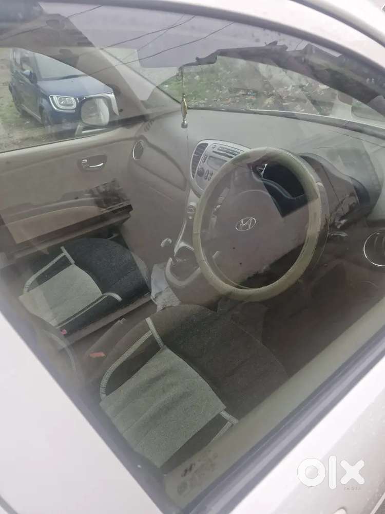 Hyundai I10 Sportz 2012