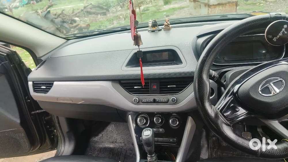 Tata Nexon 2020 Petrol Manual 66000 Km