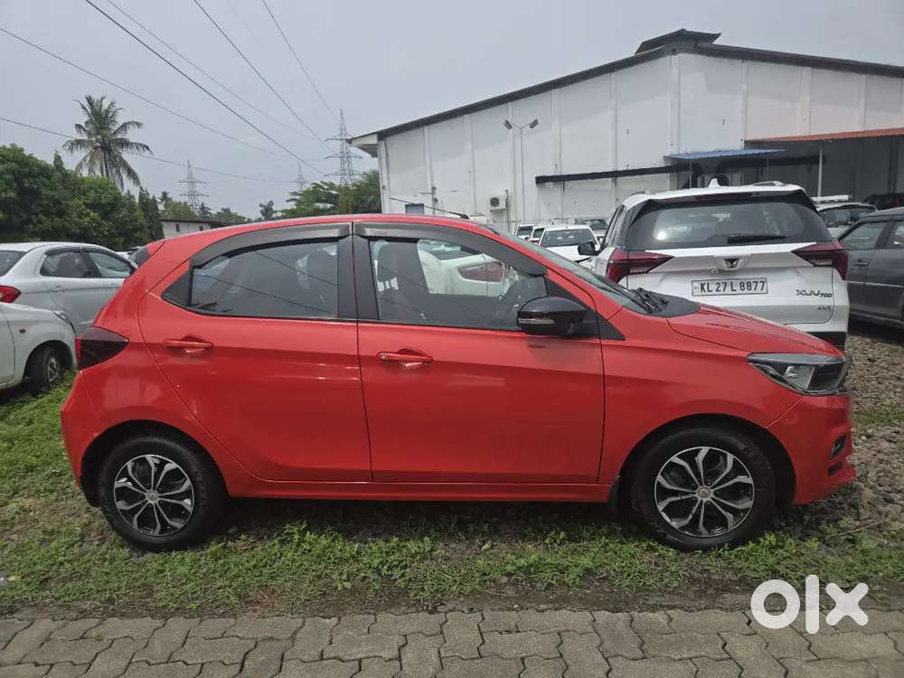For Sale: Tata Tiago Xz Petrol 2020 &ndash; Red | First Owner |cool Upgrades
