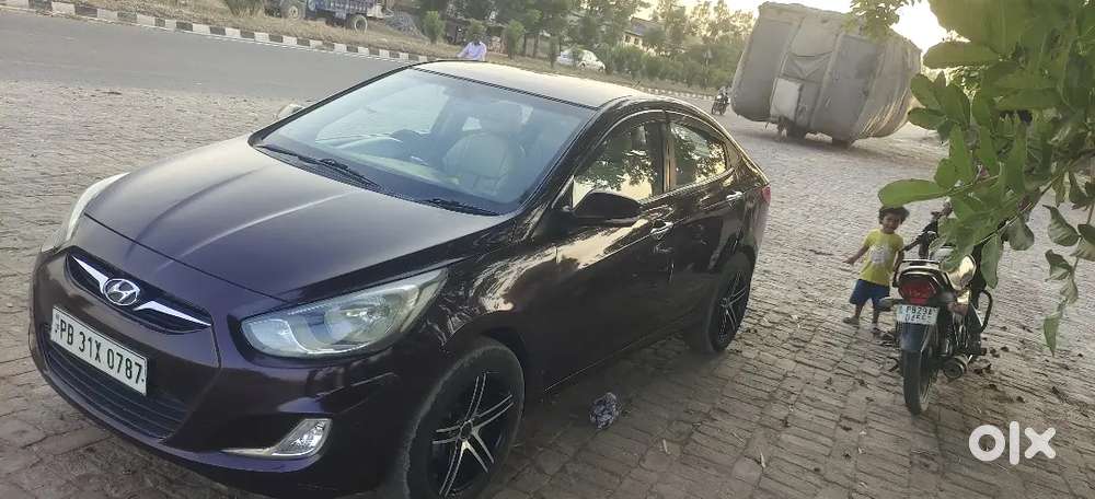 Verna Top Model 2012 Push Button Start ( 6 Airbag )