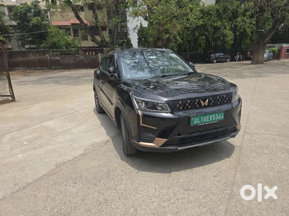 Xuv 400 Ev Black Colour