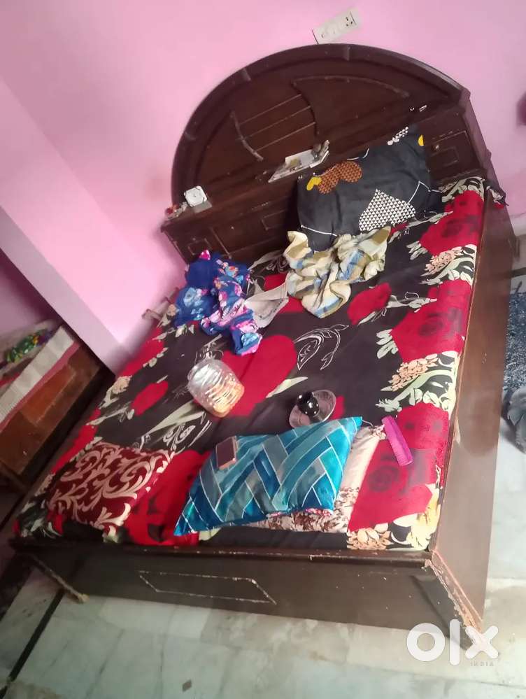 Double bed with mattress deewan with mattress urgent sell