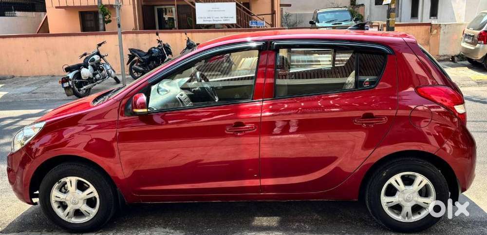 Hyundai I20 2009-2011 Asta, 2011, Petrol