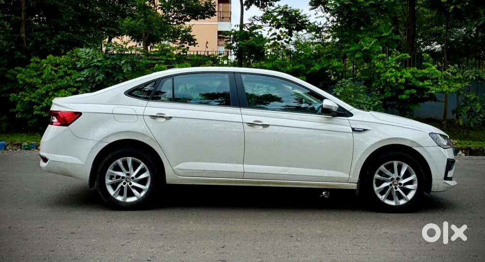 Skoda Slavia Ambition 1.0l Tsi At, 2022, Petrol