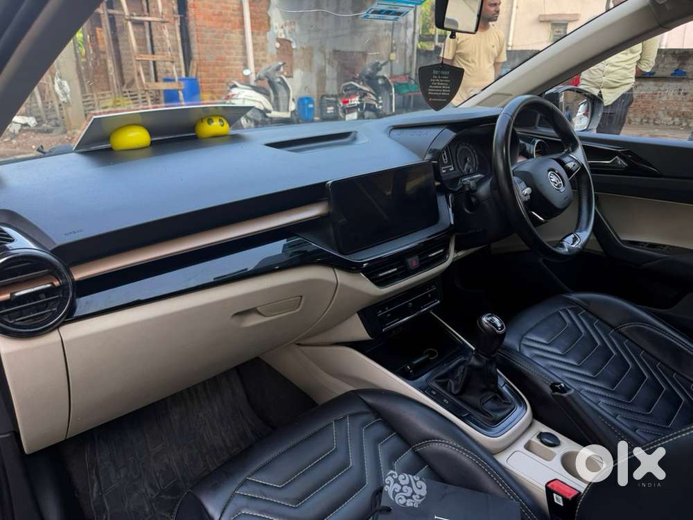 Skoda Slavia Petrol 2022