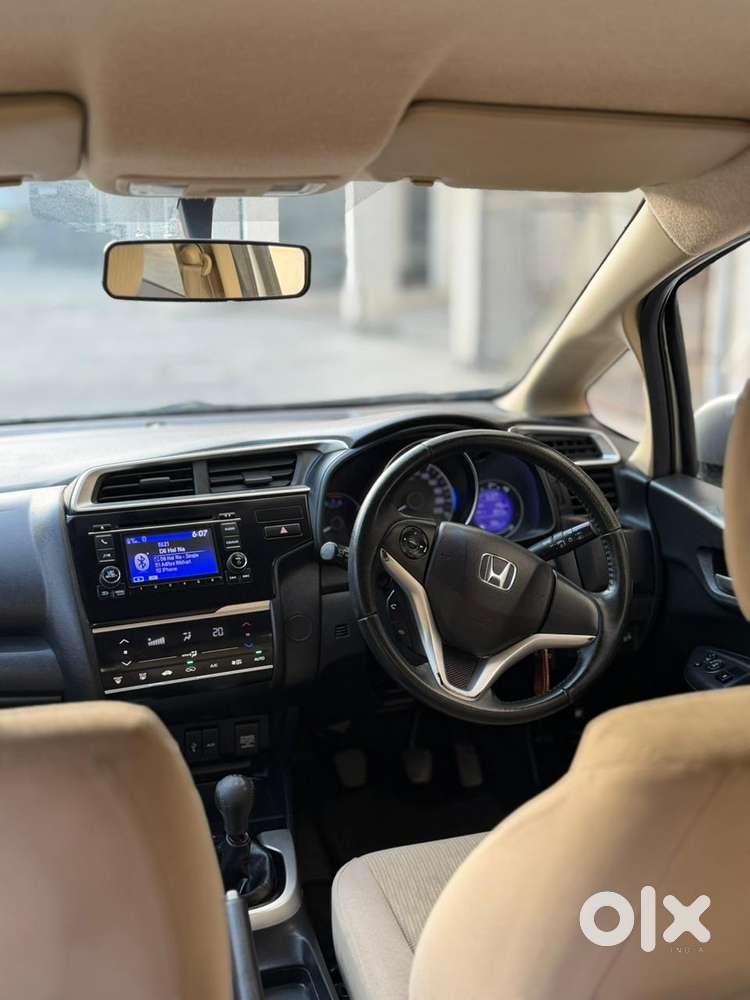 Honda Jazz V Mt Privilege, 2017, Petrol