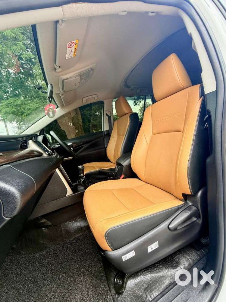 Toyota Innova Crysta [2020-ongoing] 2.4 Gx 7 Str, 2025, Diesel