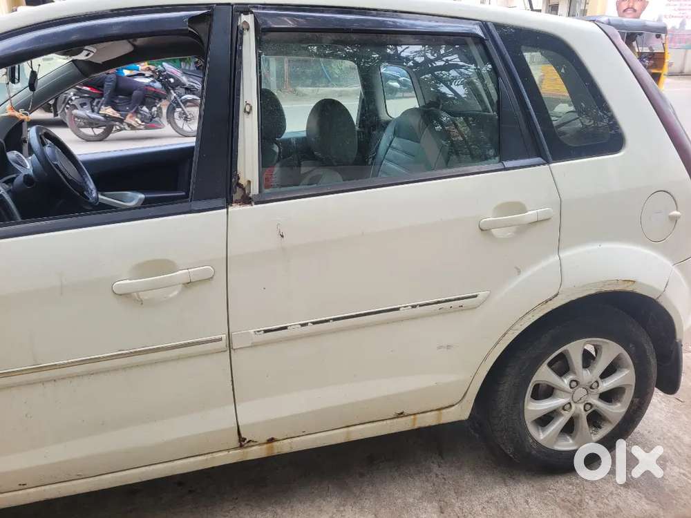 Ford Figo Diesel 2012 Car Top End Model