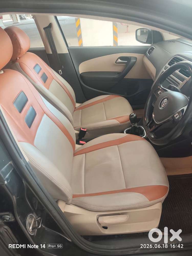 Volkswagen Polo Petrol Highline 1.2l, 2015