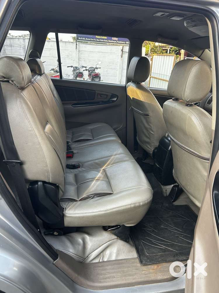 Toyota Innova 2.5 G (diesel) 8 Seater, 2015, Diesel