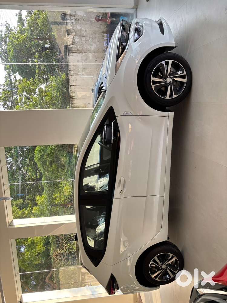 Tata Altroz 2024 Petrol Automatic