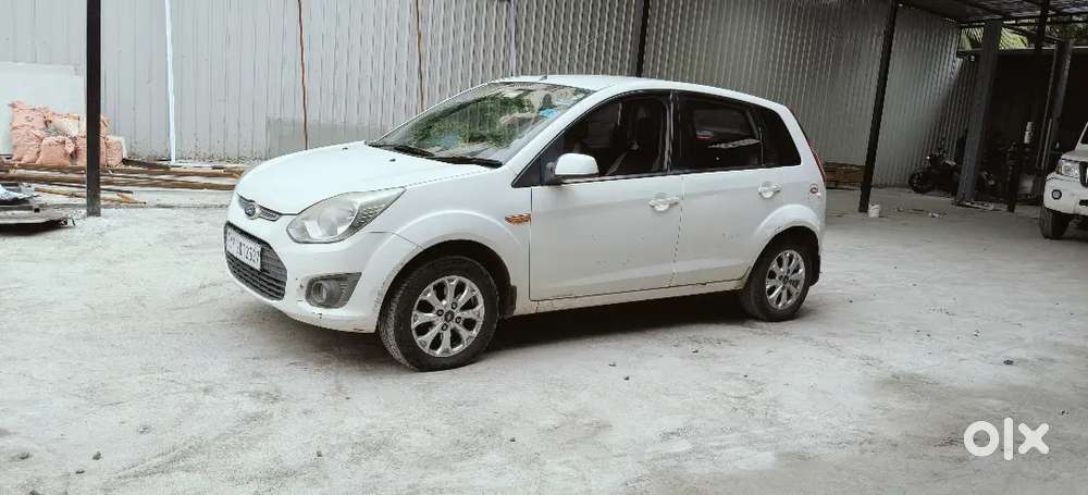 Ford Figo Petrol Manual 72000 Km 2014