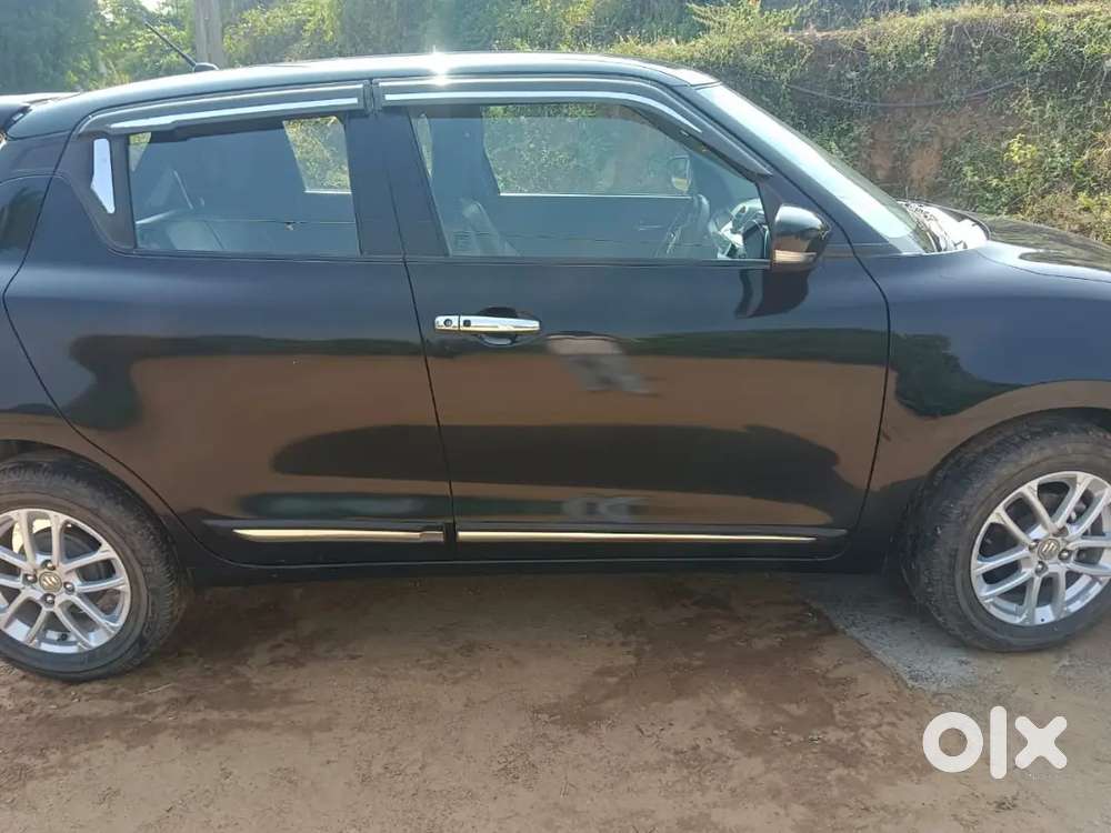 Maruti Suzuki Swift 2024 Black