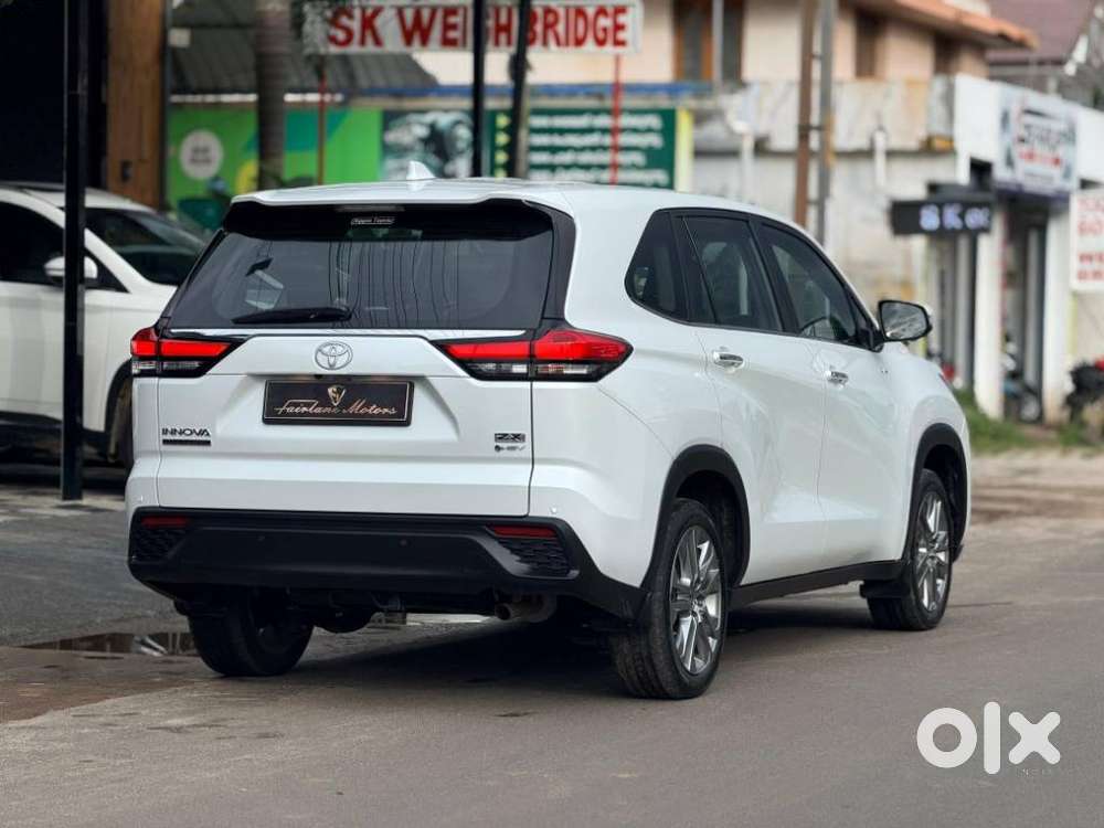 Toyota Innova Hycross 2.0 Zx (o) Hybrid 7 Str, 2025, Petrol