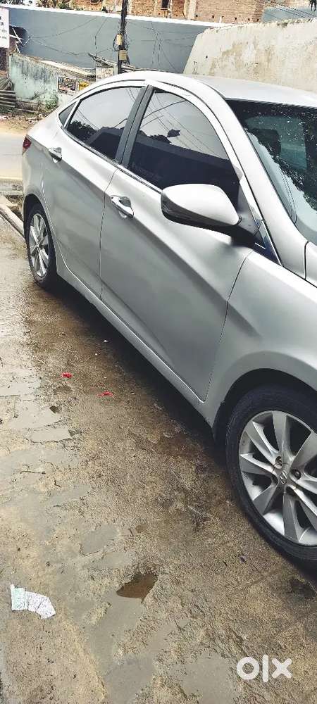 Hyundai Verna Crdi Sx 2012 Model