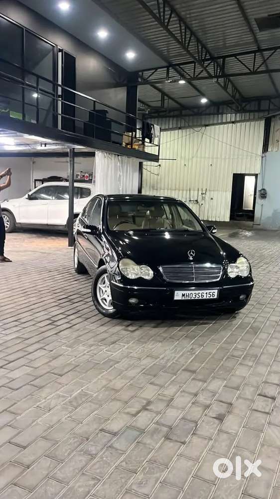 Classic Royal Mercedes-benz