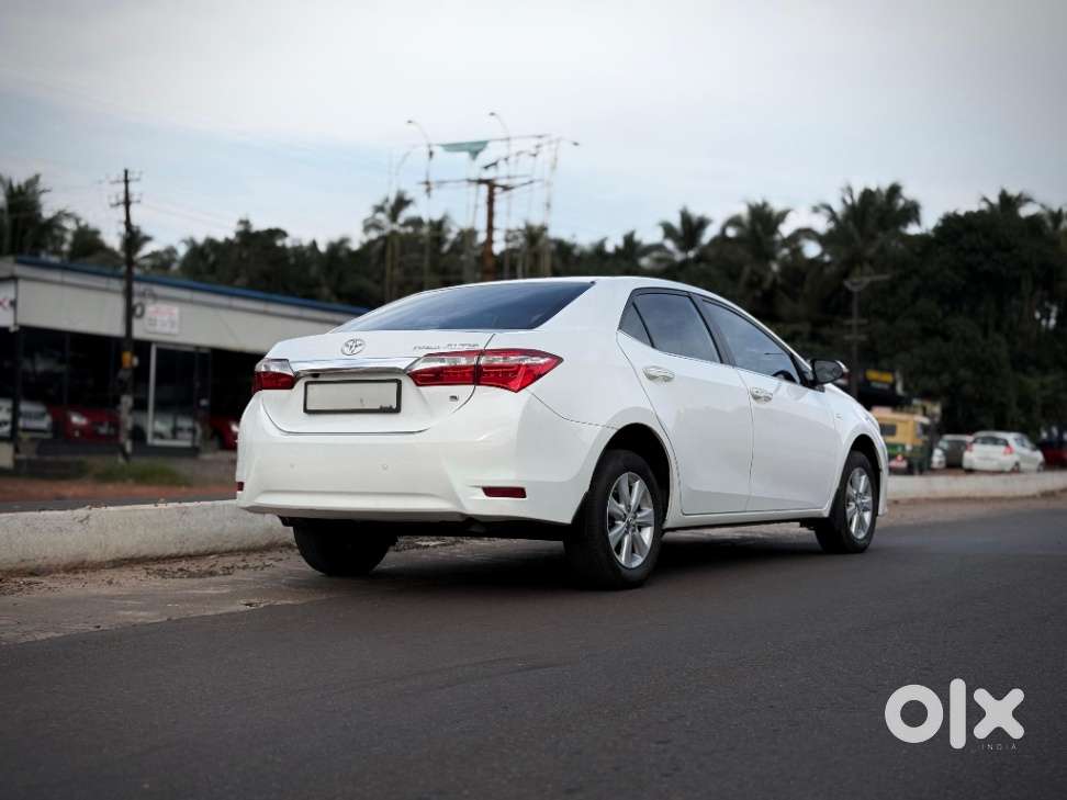 Toyota Corolla Altis 2013-2017 G At, 2015, Petrol