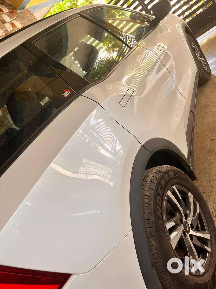 Mahindra Xuv700 2023 Diesel 34000 Km Driven With Excellent Condition.