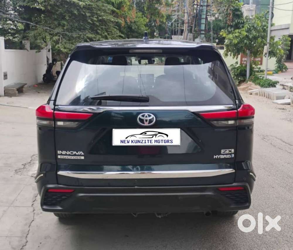 Toyota Innova Hycross 2.0 Zx Hybrid 7 Str, 2024, Petrol