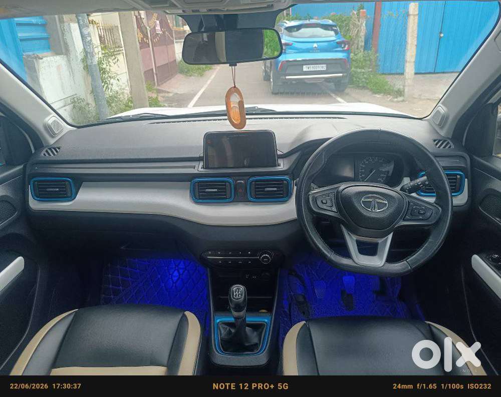 Tata Punch Creative Dual Tone Mt Sunroof, 2023, Petrol