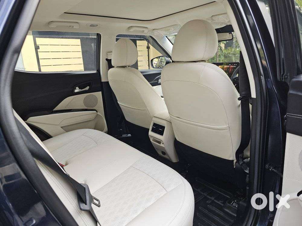 Mahindra Xuv 3xo Ax7l Diesel Mt, 2025, Diesel