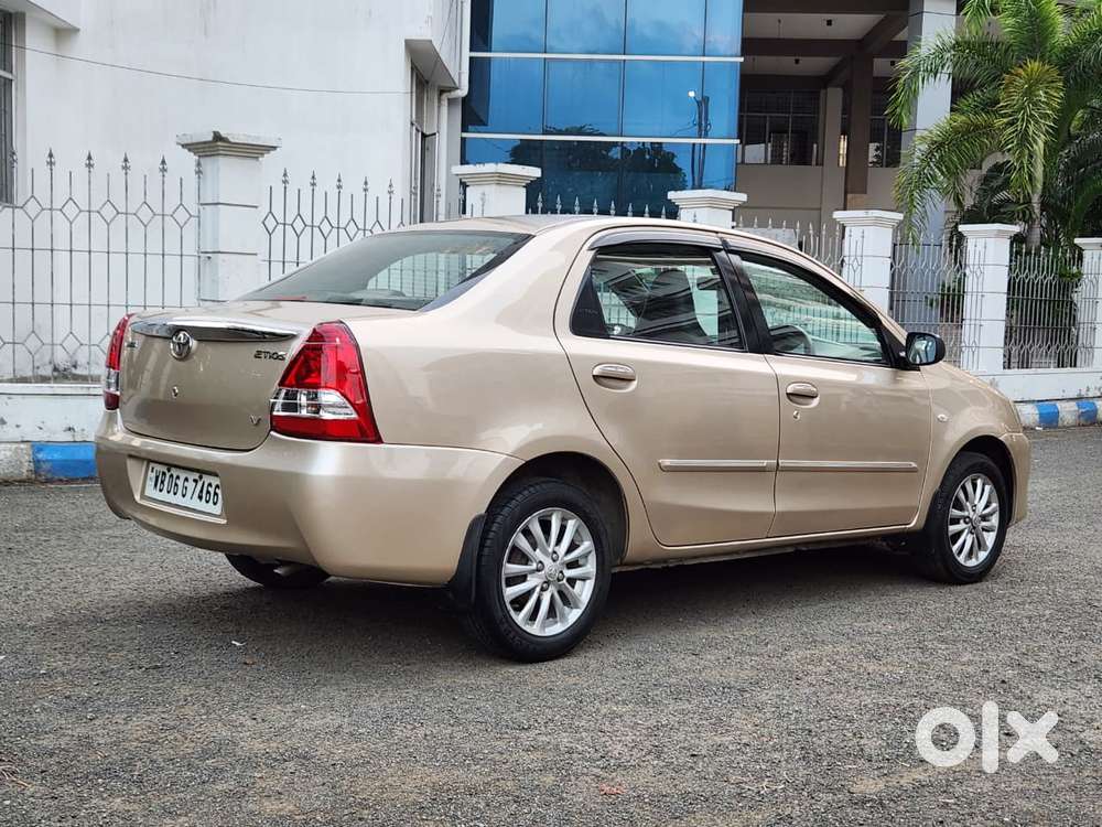 Toyota Etios Cross 1.5 V, 2011, Petrol