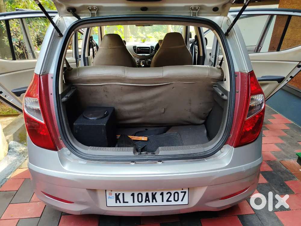 Hyundai I10  Magna 2012 Petrol Well Maintained Car For Sale .