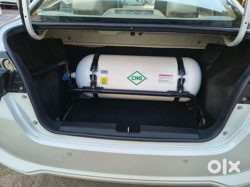 Maruti Suzuki Dzire 1.2 Vxi Cng, 2025, Petrol