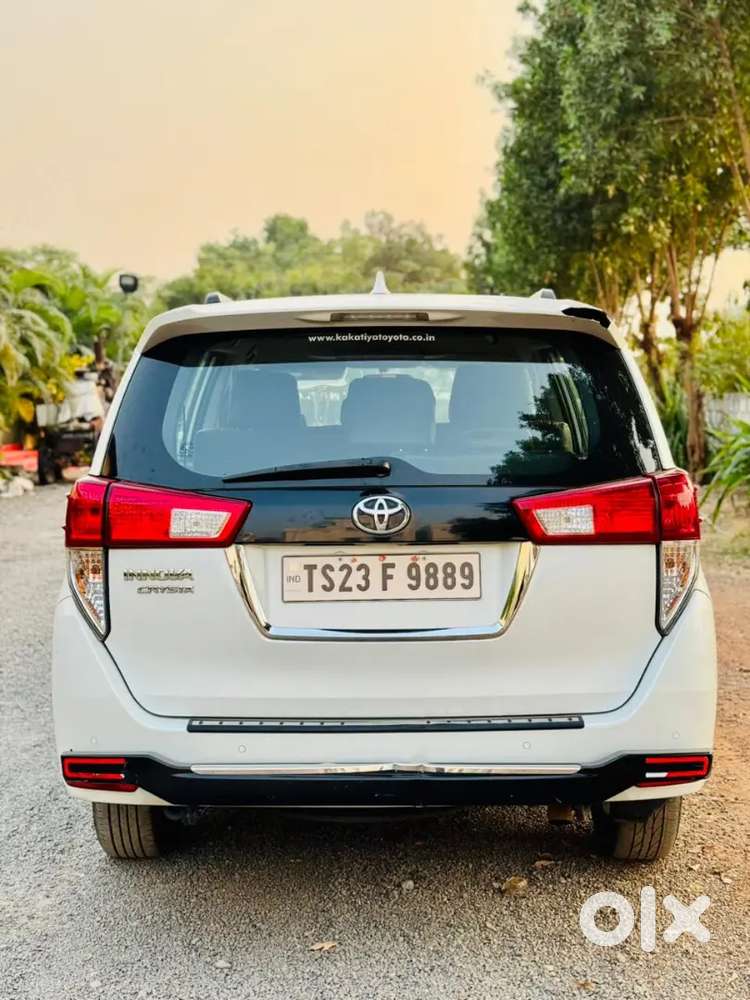 Toyota Innova Crysta 2023 Diesel 140000 Km Driven