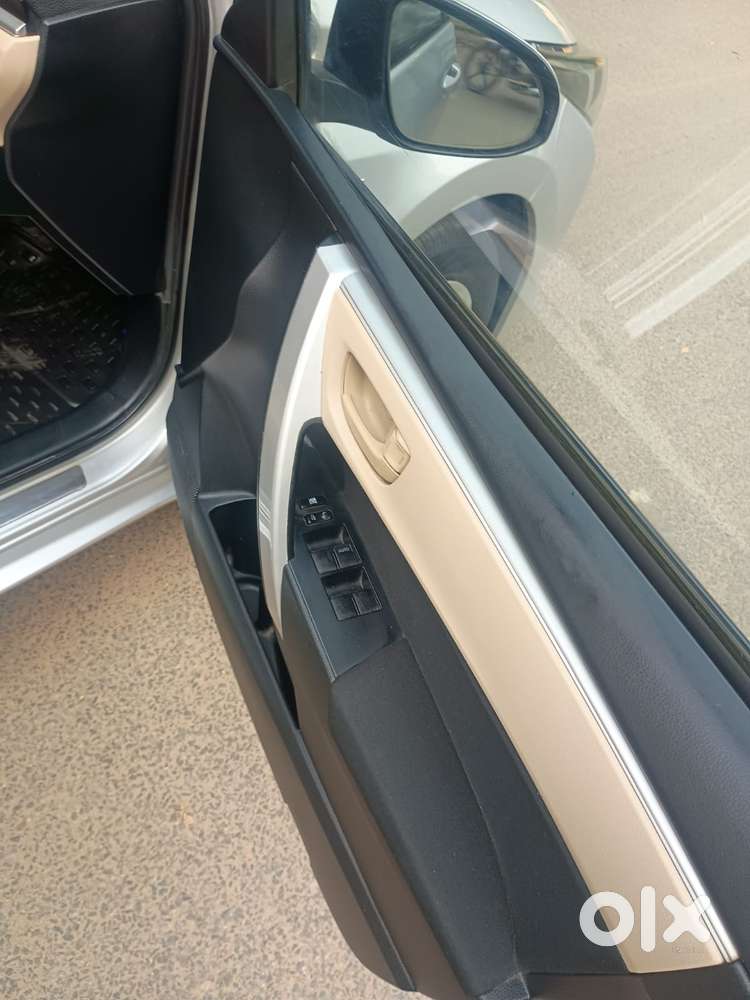 Toyota Corolla Altis 1.8 J, 2015, Petrol