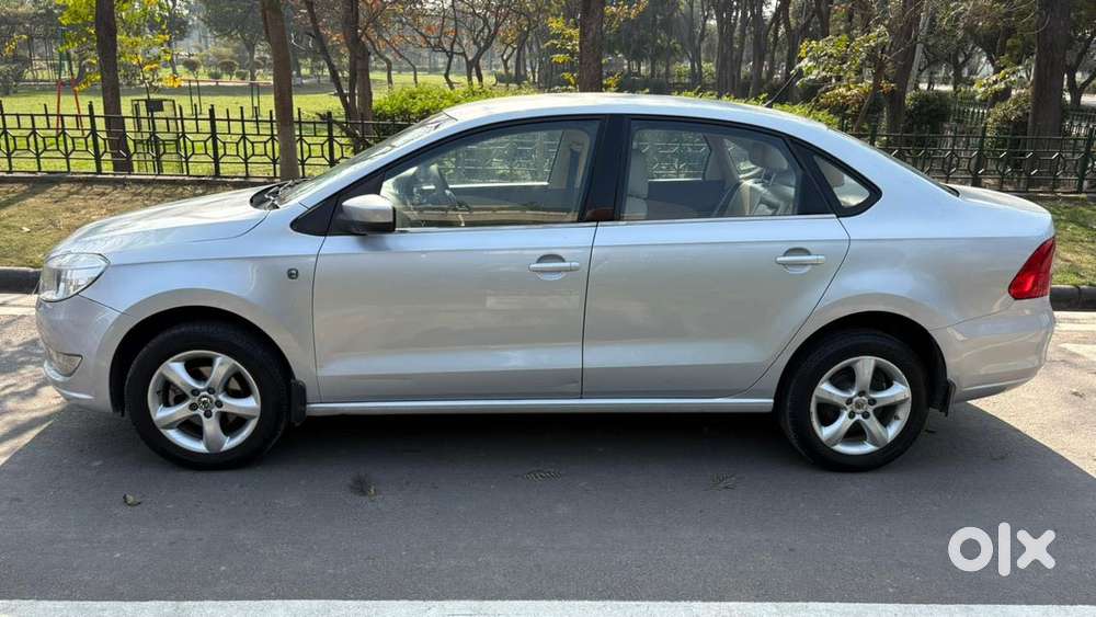 Skoda Rapid 1.6 Mpi Ambition, 2012, Petrol