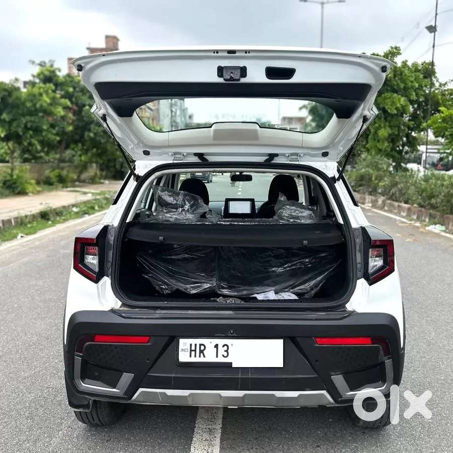 Mahindra Xuv 3xo, 2025, Petrol