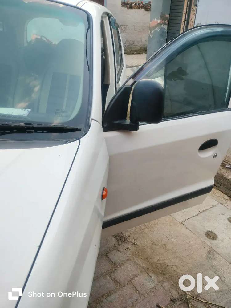 Hyundai Santro 1.1 Sportz 2012