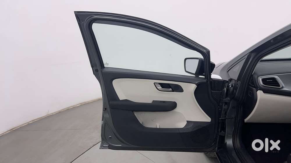 Tata Altroz Xza Petrol, 2023, Petrol