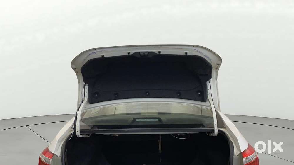 Toyota Corolla Altis 2013-2017 Vl At, 2015, Petrol