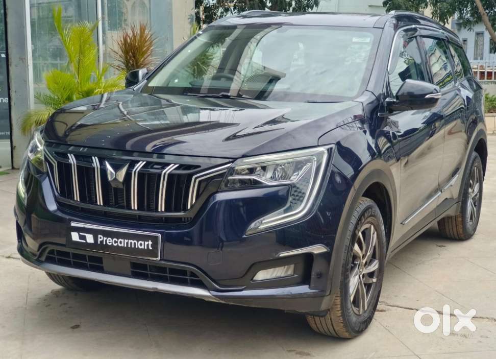 Mahindra XUV700 2.0 AX 5 Petrol MT 7 Str, 2023, Petrol