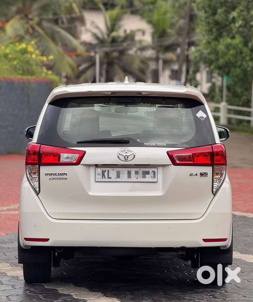 Toyota Crysta Automatic 2022