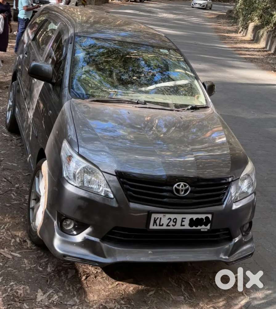 Toyota Innova 2012 Orginal Kerala Model 8 Seater