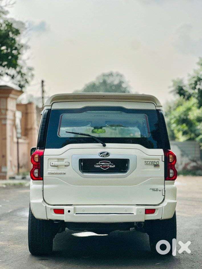 Mahindra Scorpio S10, 2014, Diesel