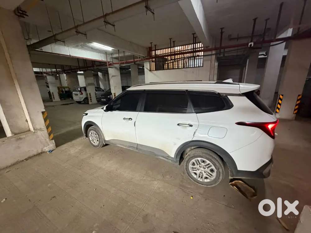 Kia Carens Prestige (o) Petrol