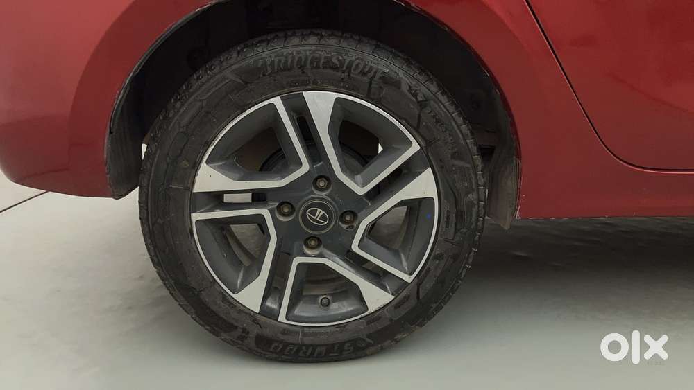 Tata Tigor Xza, 2018, Petrol