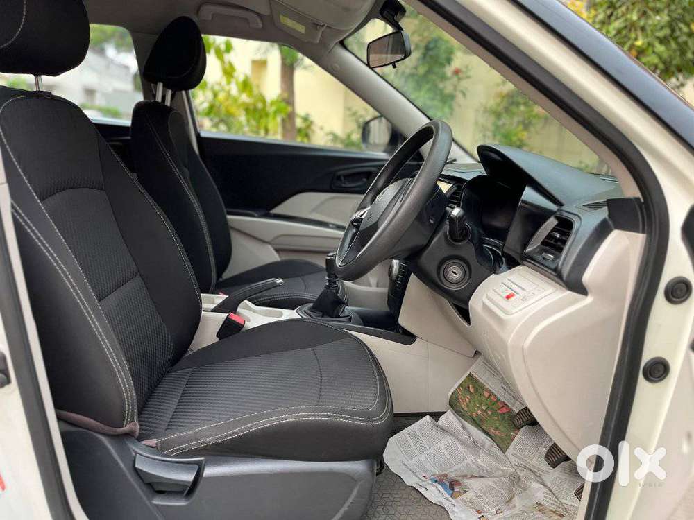 Mahindra Xuv300 W4, 2023, Petrol