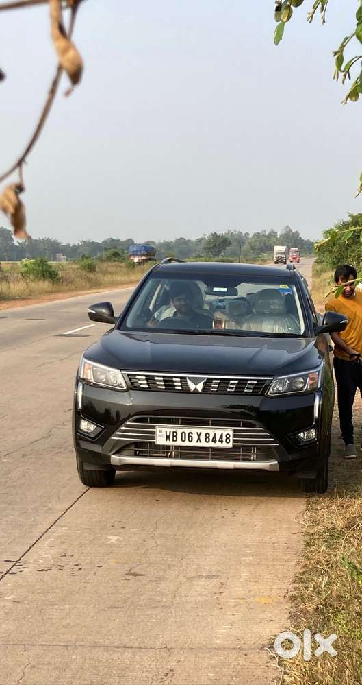 Xuv300 W8(o) Pet Mt 2022 Facelift Top End  11,700 Km  Self Driven
