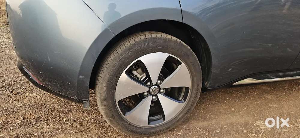 Mg Windsor Ev Essence 2025