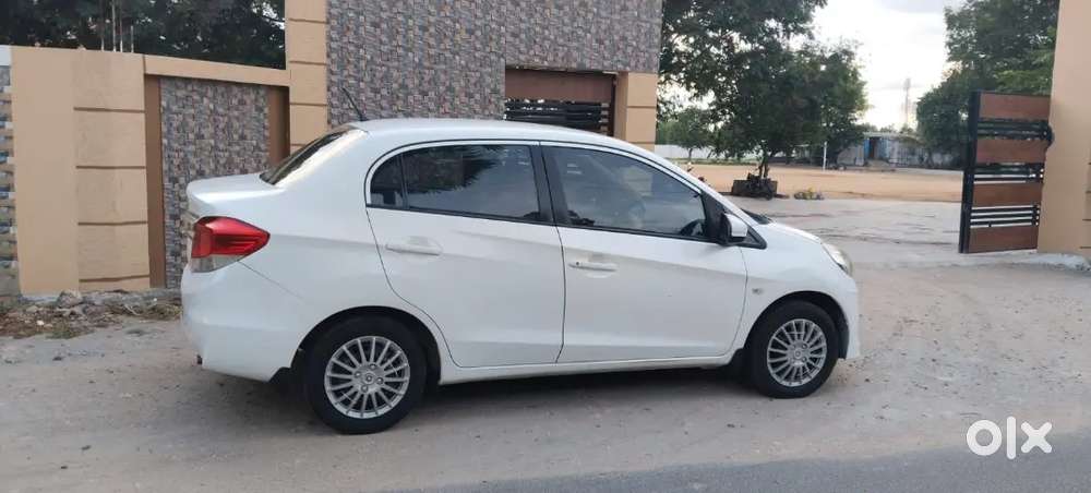 Honda Amaze 2016 Petrol Well Maintained