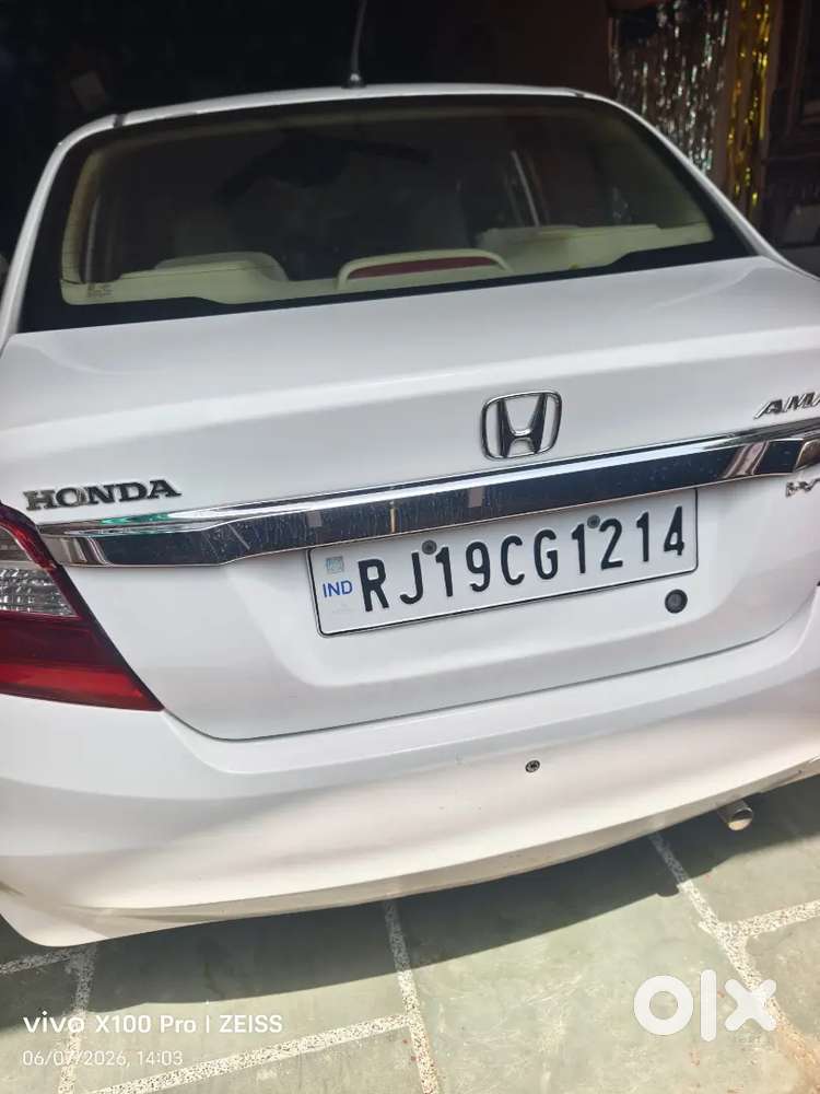 Honda Amaze Showroom Condition
